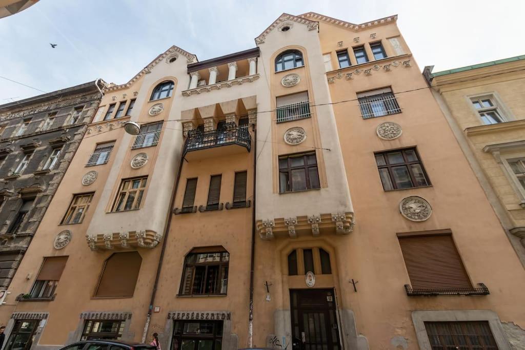 Art Nouveau Apartment بودابست المظهر الخارجي الصورة
